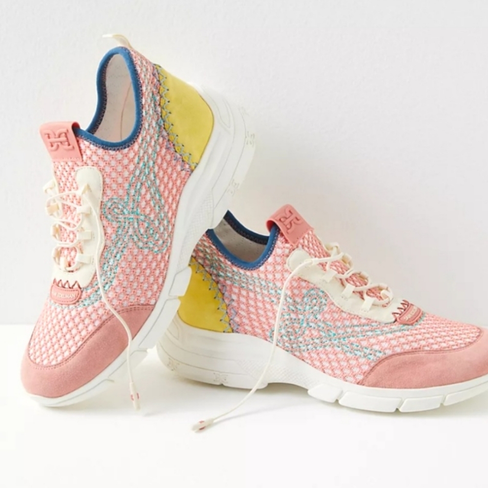 NWT SAM ELDELMAN Chelsie Sneakers